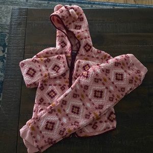 Old Navy 5T Sherpa Set/ sweater pants